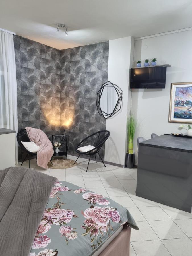 Onlystudio With Free Parking Zadar Exteriör bild